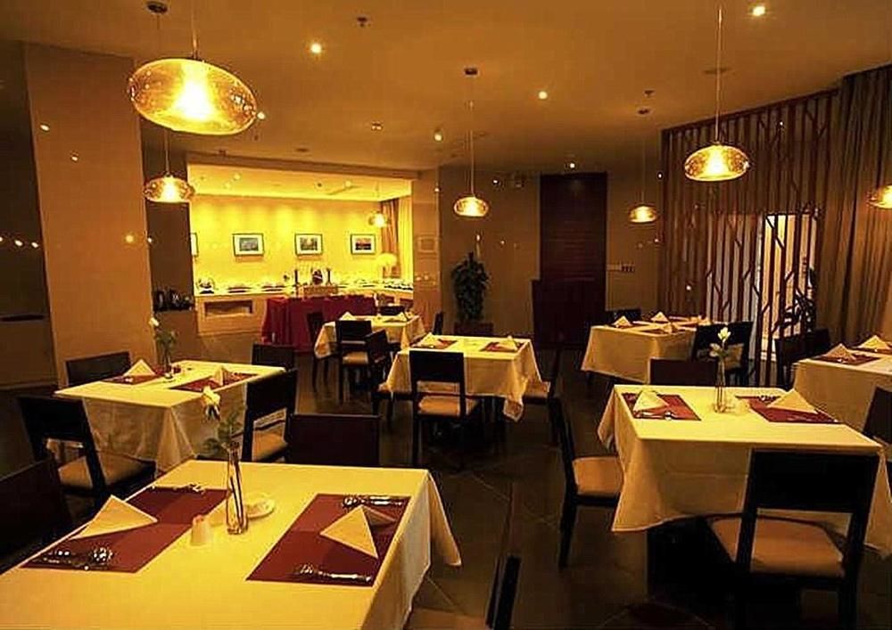 Heyi Hotel Hefei Changjiang Middle Road Bagian luar foto