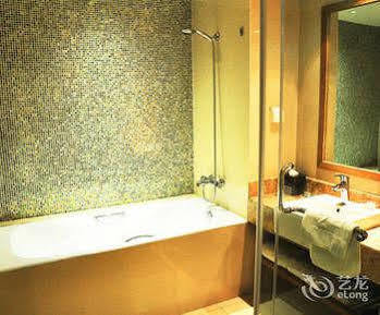 Heyi Hotel Hefei Changjiang Middle Road Bagian luar foto