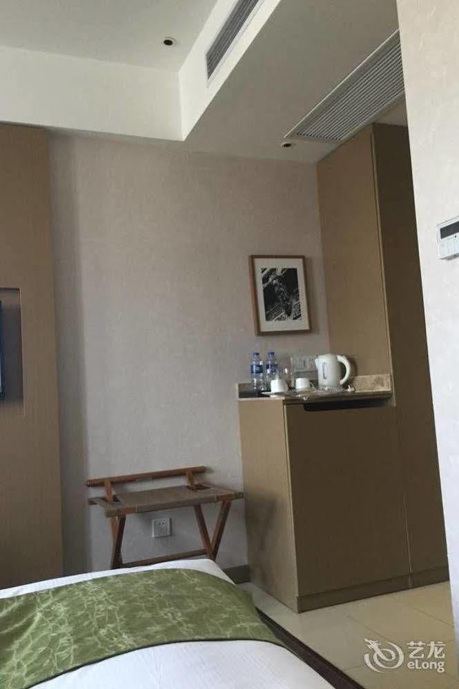 Heyi Hotel Hefei Changjiang Middle Road Bagian luar foto